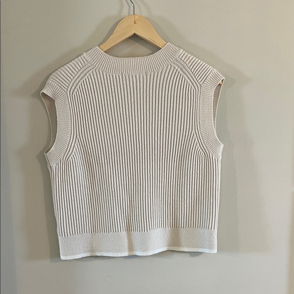Uniqlo Cream Ribbed Knit V-Neck Top - Picture 4 of 5
